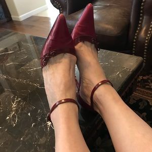 Nine West classic red pumps 👠